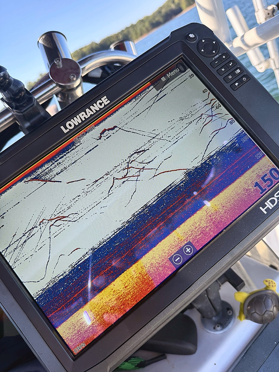 Lake Lanier Striper Fishing Report – October 12, 2026 Lake Lanier electronics showing the deep-water striper pattern
